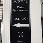Pensión Abril 4*