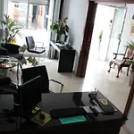 招待所 Abril 4*