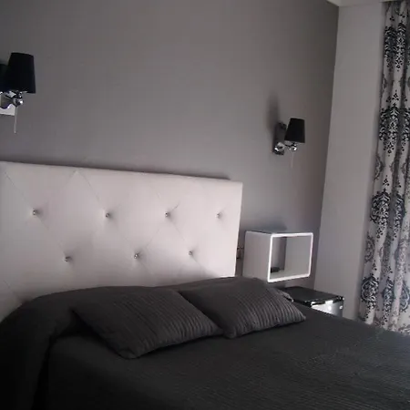 Guest house Abril 4*