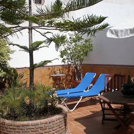 Abril Guest house 4*