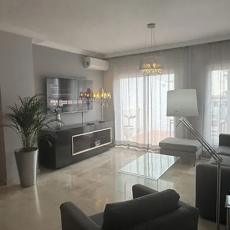 Casa de hóspedes Abril 4*